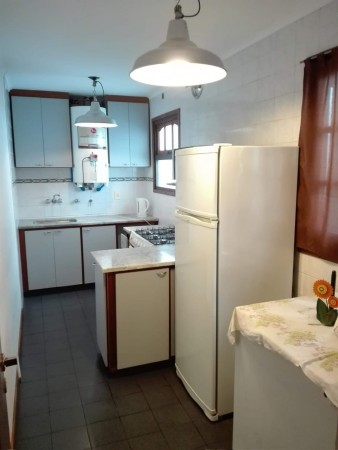 casa en barrio pompeya con garage y local lote propio