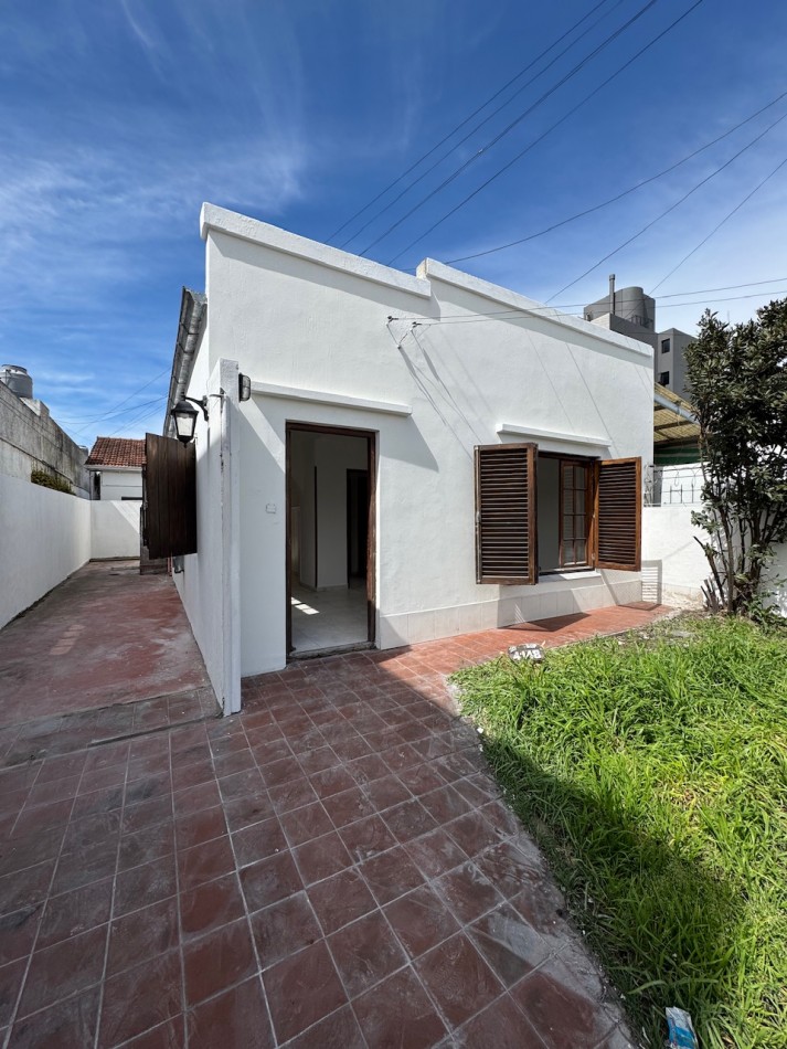 ph 2amb en san jose AL FRENTE entrada de auto y parrilla ORDEN DE VENTA