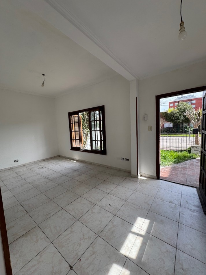 ph 2amb en san jose AL FRENTE entrada de auto y parrilla ORDEN DE VENTA