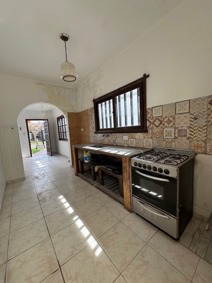 ph 2amb en san jose AL FRENTE entrada de auto y parrilla ORDEN DE VENTA