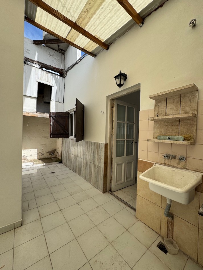 ph 2amb en san jose AL FRENTE entrada de auto y parrilla ORDEN DE VENTA