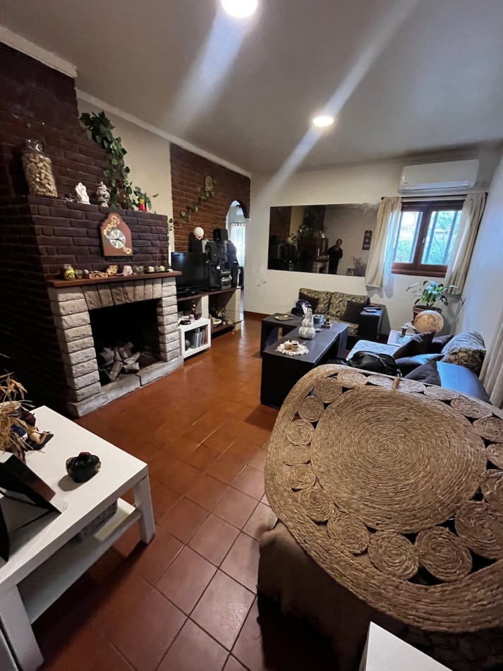 chalet y dpto mas garage y amplio parque con quincho a una cuadra de constitucion