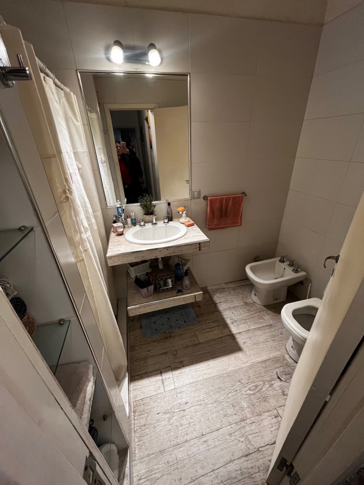 chalet y dpto mas garage y amplio parque con quincho a una cuadra de constitucion