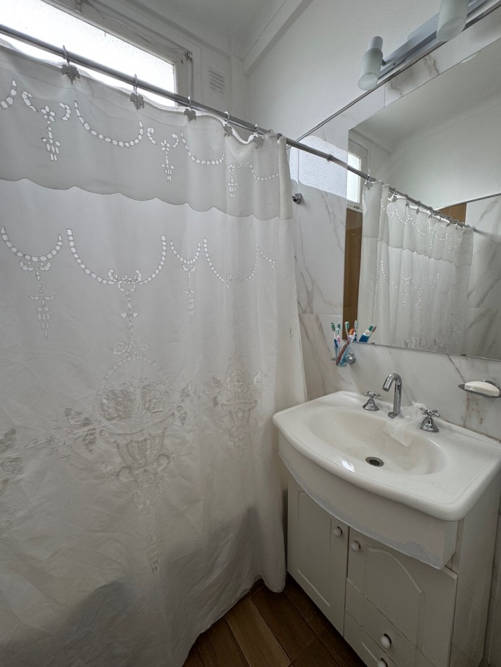 dpto 3amb en plaza mitre con patio 