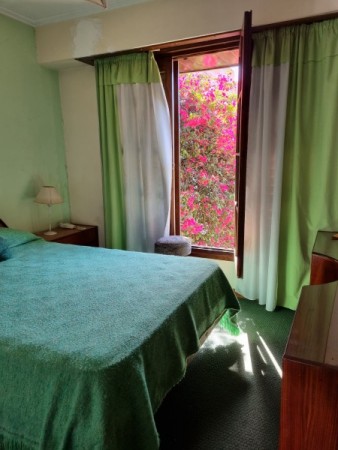 chalet en lote propio con parque