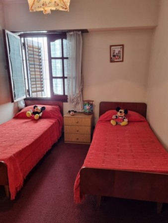 chalet en lote propio con parque