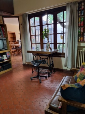 chalet en lote propio con parque