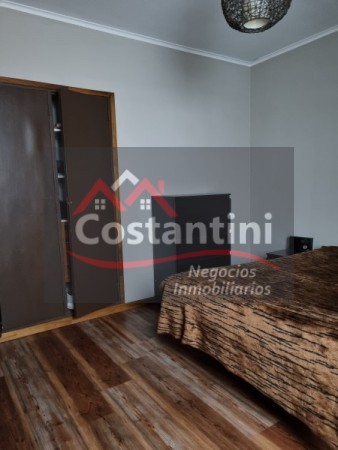 casa en barrio pompeya con garage y local lote propio